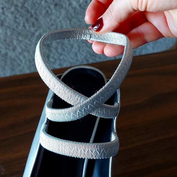 Silver pointy stilettos size 10 - Picture 3 of 8